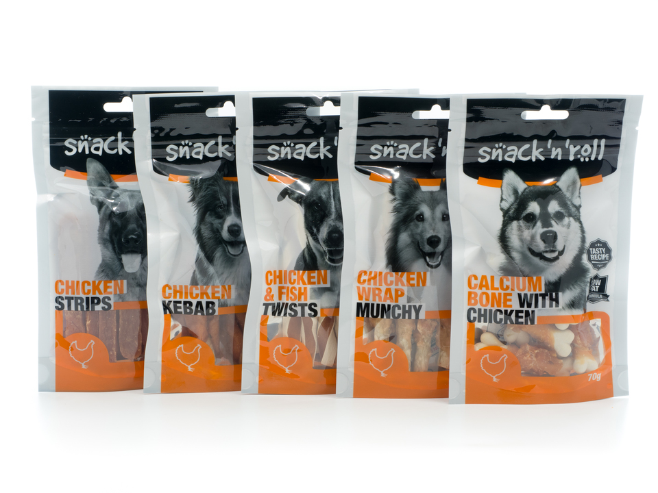 Eine Reihe gesunder Snacks aus der Geflügelserie für Hunde