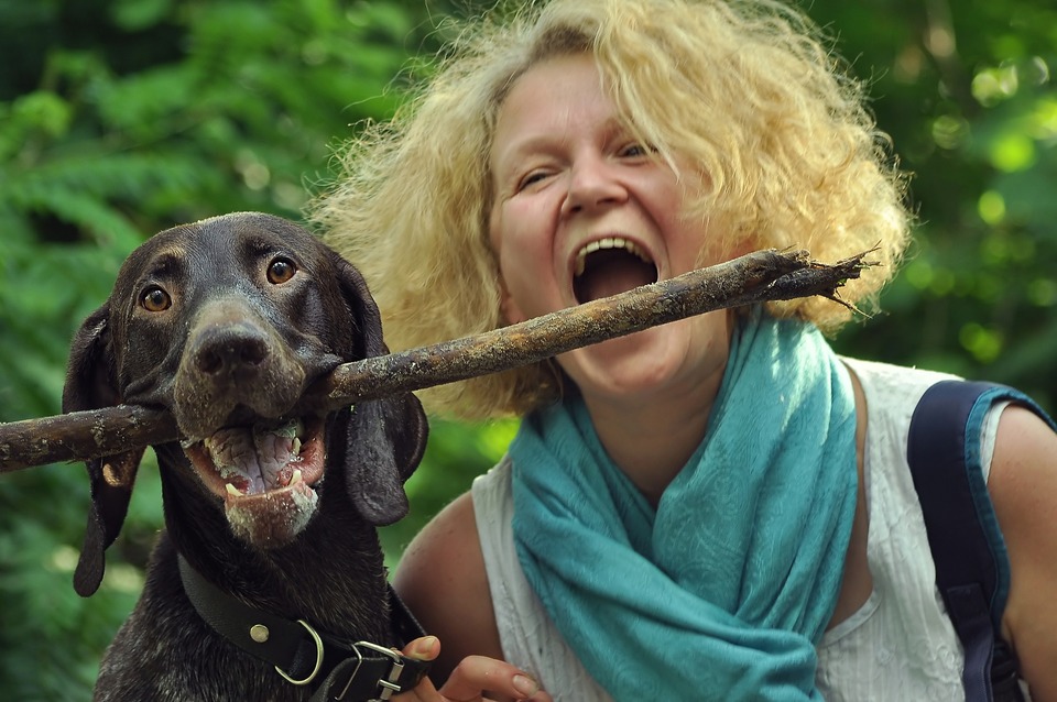 Wie ein Besitzer, so ein Hund. Der perfekte Name für einen Hund spiegelt den Charakter und die Persönlichkeit des Hundes wider.